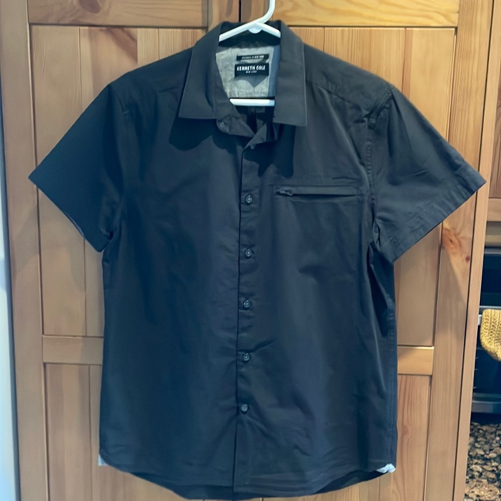 Kenneth Cole men’s short sleeve button up (M)